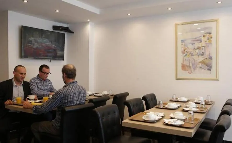 Hotel Luxor Bastille 2*